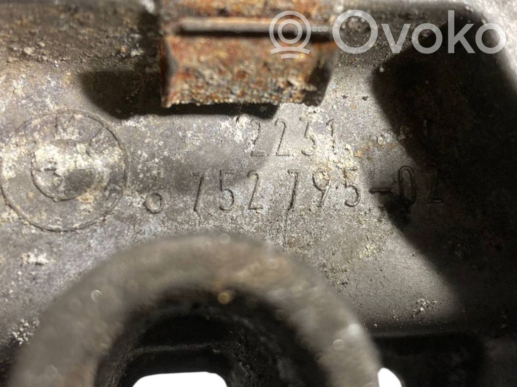 Кронштейн крепления трансмиссии