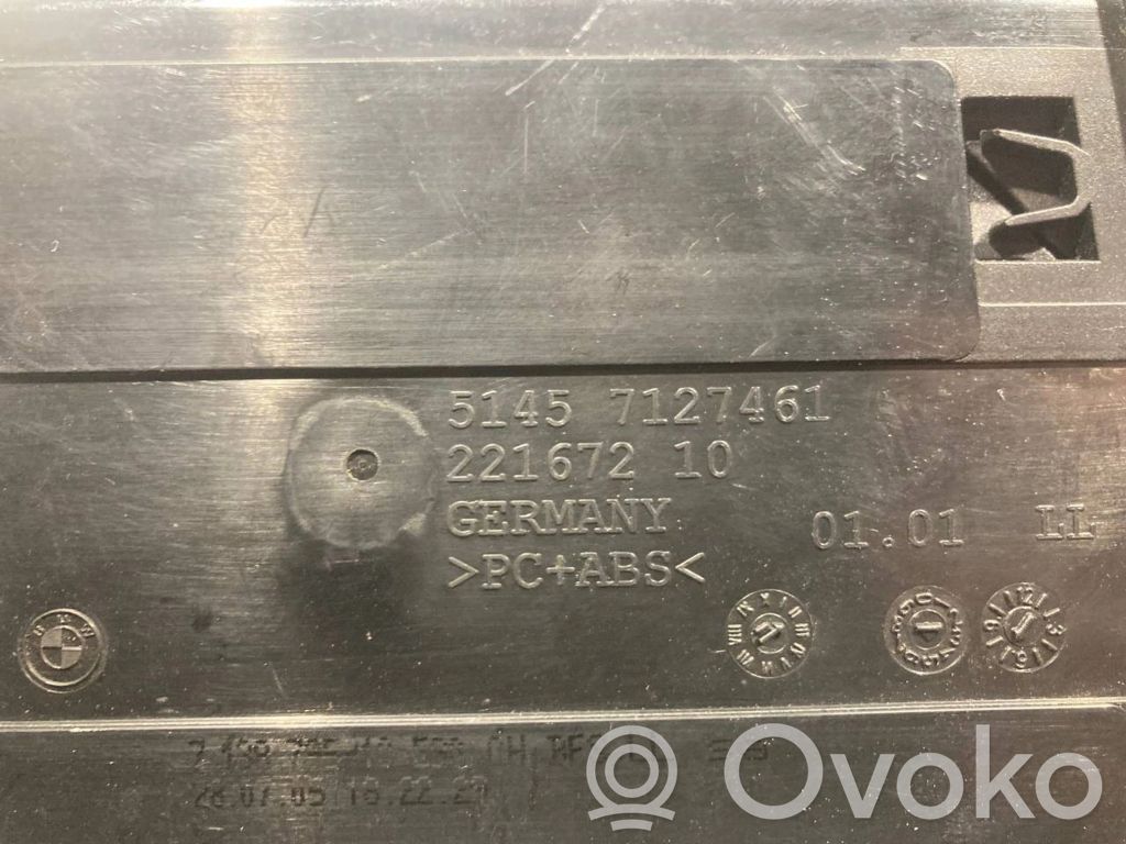 Glāžu turētājs (priekšā)