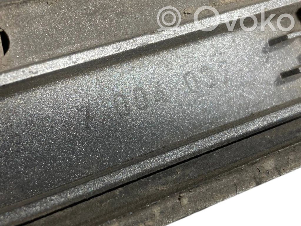 Aizmugurē durvju dekoratīvā apdare (moldings)