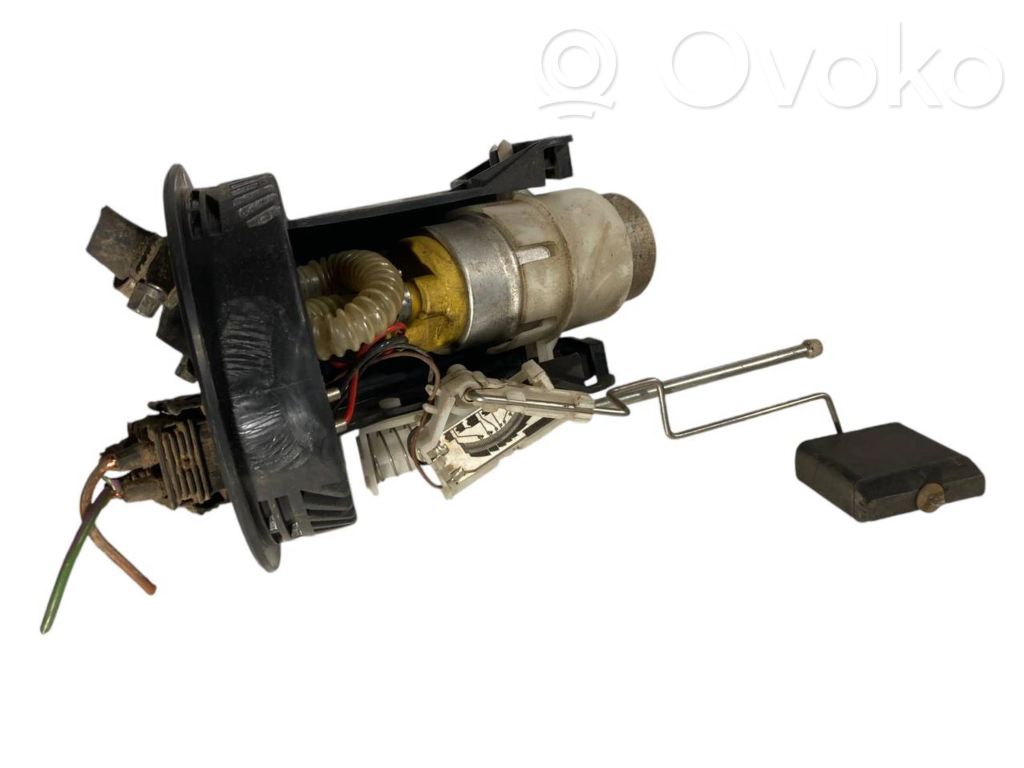 Fuel pump (in the fuel tank)