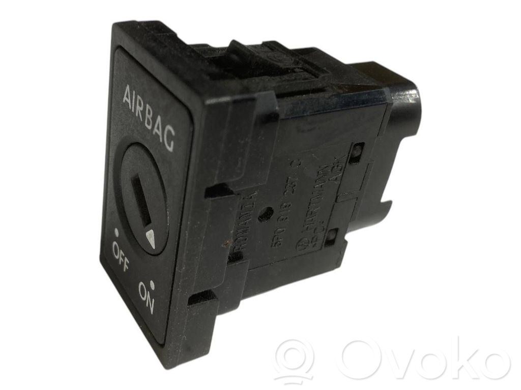Passenger airbag switch