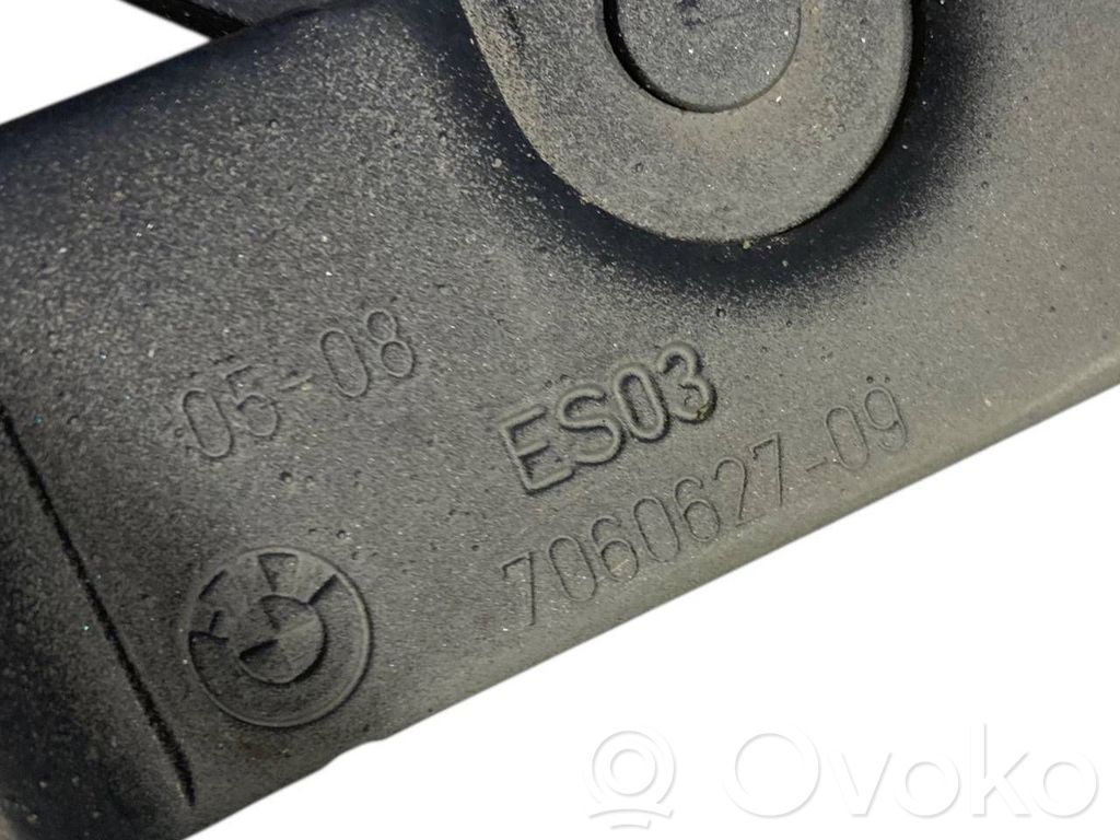 Aizmugurējā pārsega eņģe (-ess)
