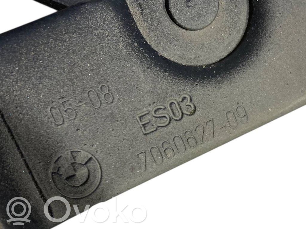 Aizmugurējā pārsega eņģe (-ess)