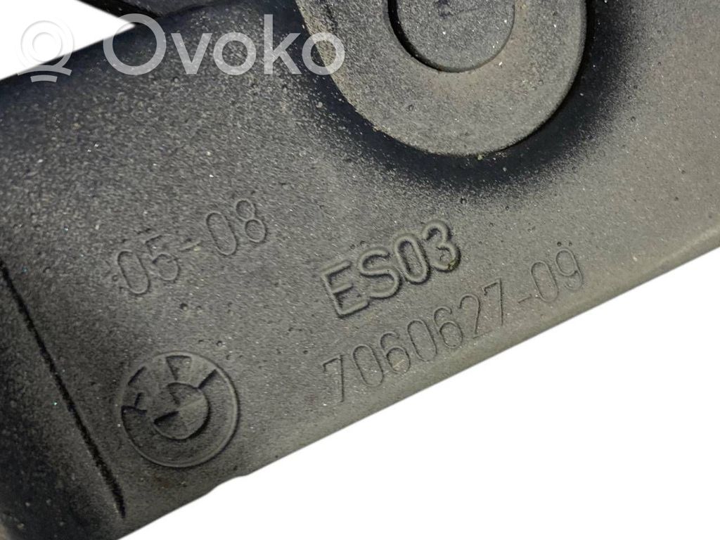 Aizmugurējā pārsega eņģe (-ess)