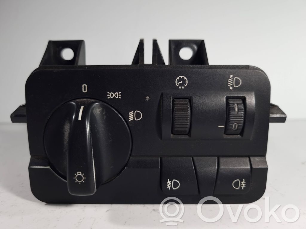 Headlight switch