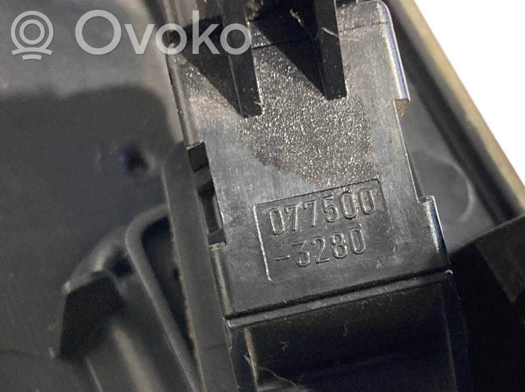 Instrumentu paneļa dekoratīvā apdare