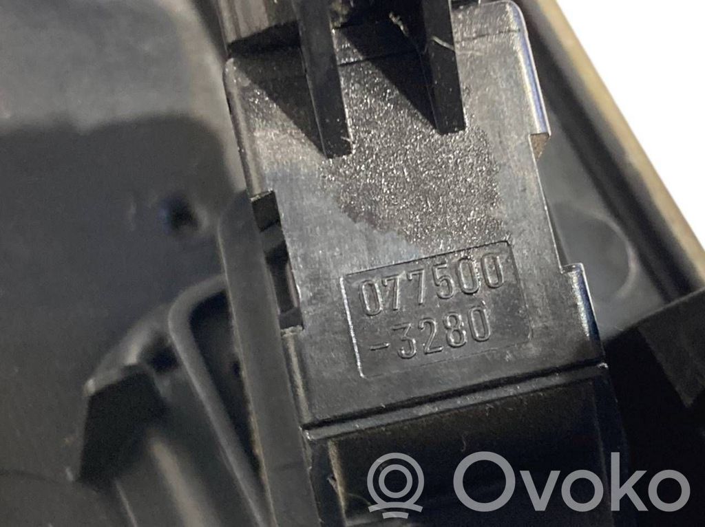 Instrumentu paneļa dekoratīvā apdare
