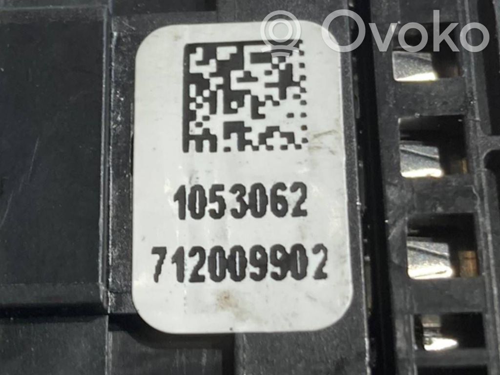 Демпфер багажника