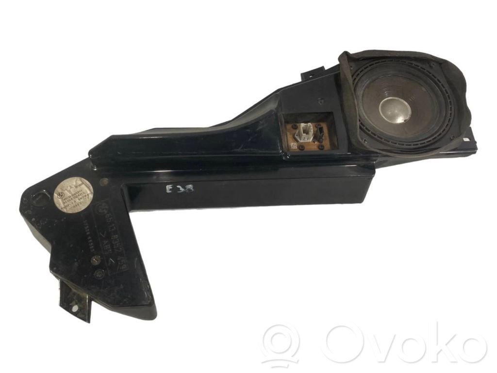 Speaker(s) in the rear door