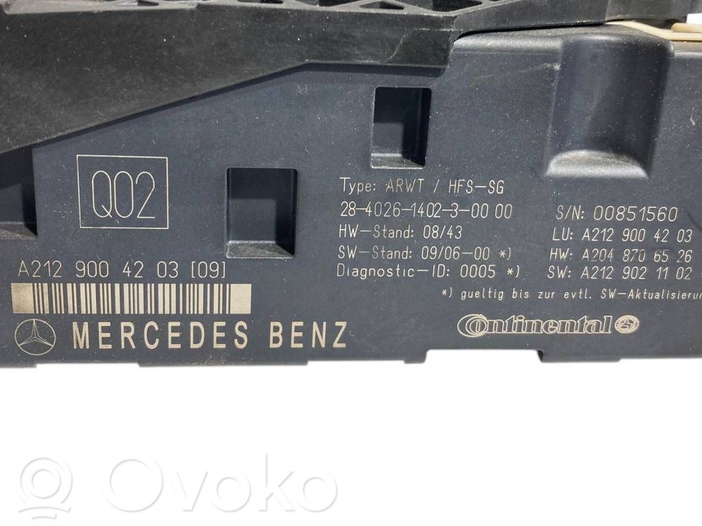 Aizmugurējā pārsega pievilcējs