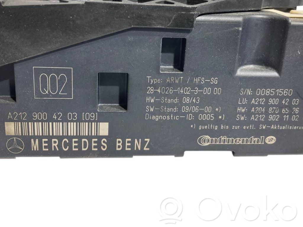 Aizmugurējā pārsega pievilcējs