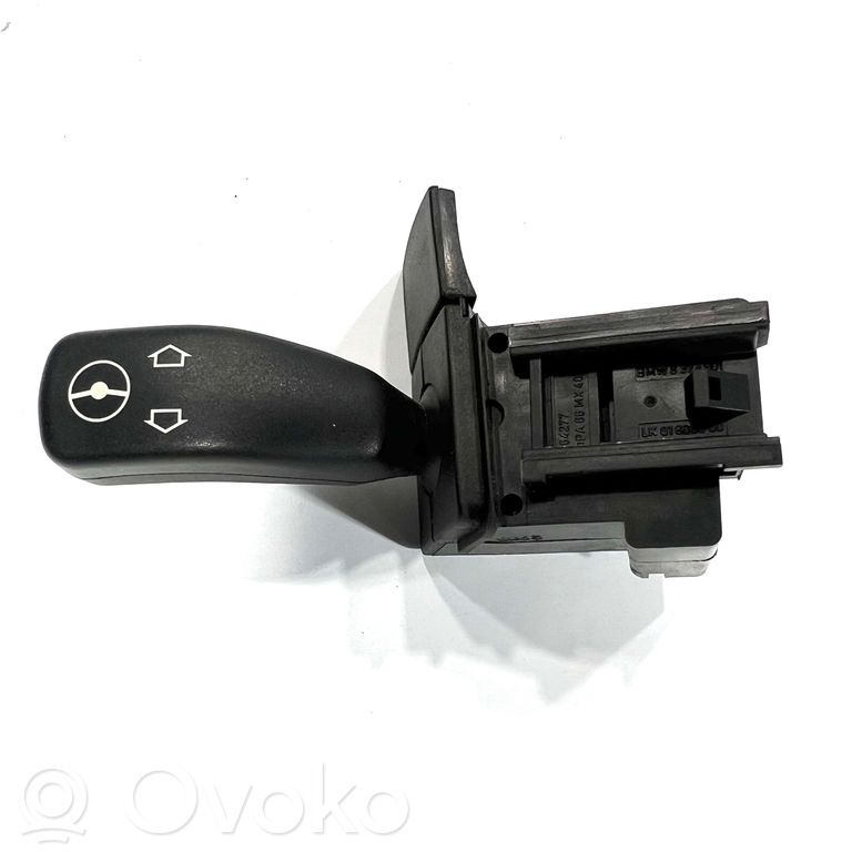 Steering wheel height control switch
