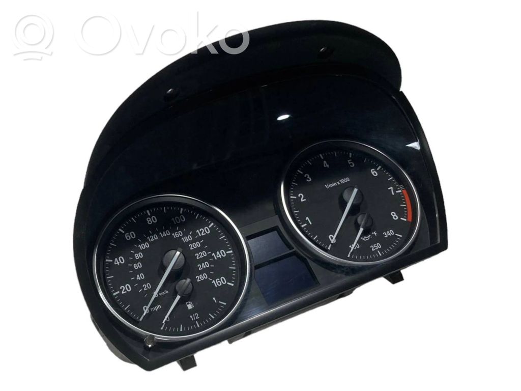 Speedometer (in the instrument panel)