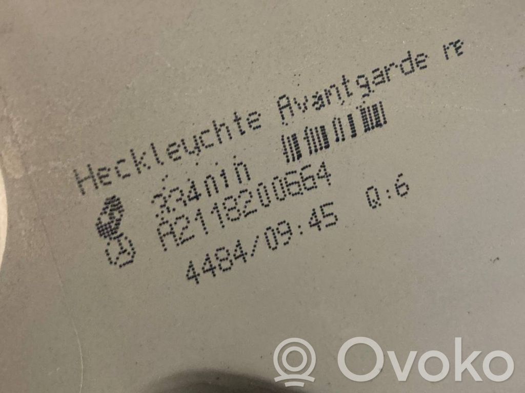 Aizmugurējais lukturis virsbūvē