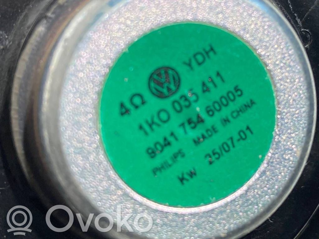 Skaļrunis (-i) priekšējās durvīs