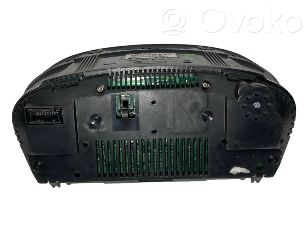 Speedometer (in the instrument panel)