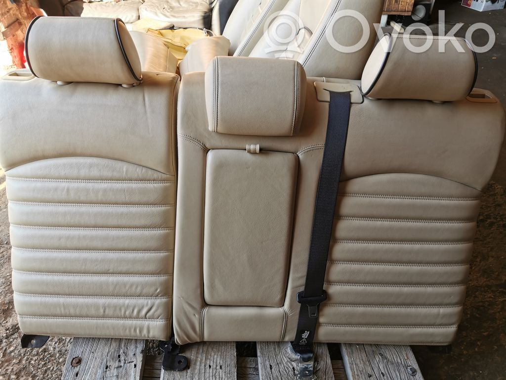 Salona daļu komplekts