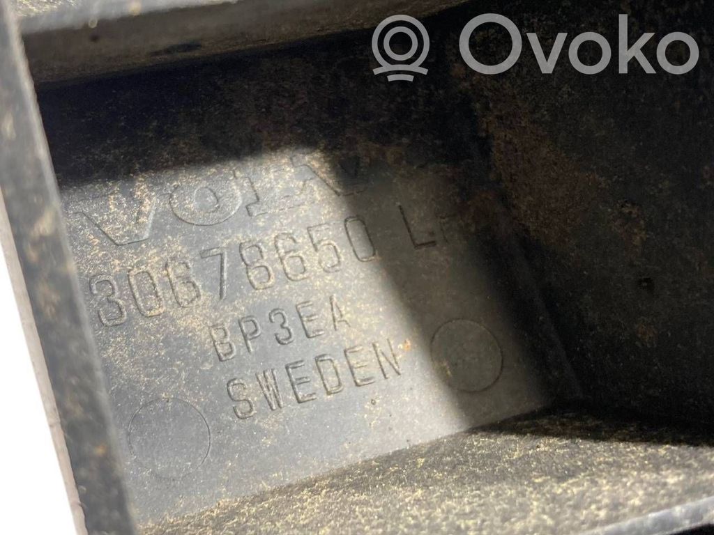 Aizmugurējā bufera montāžas kronšteins