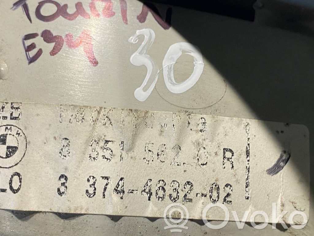 Aizmugurējais lukturis pārsegā