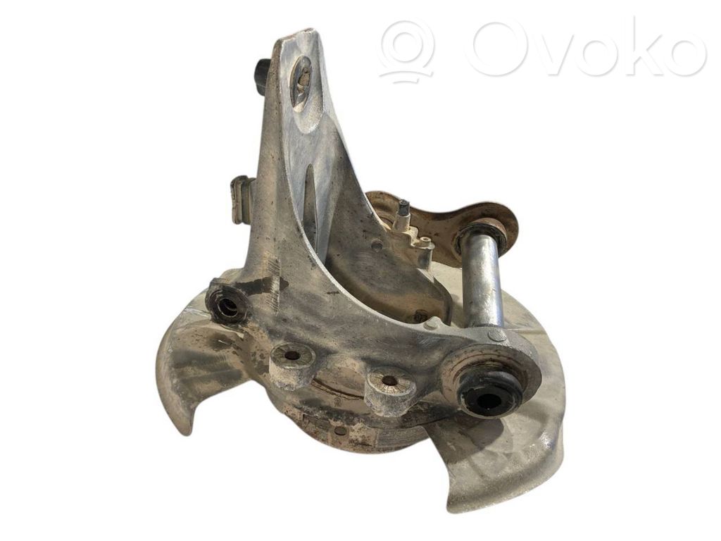 Aizmugurē riteņa rumbas vārpstas šarnīrs (stupica, capfa)