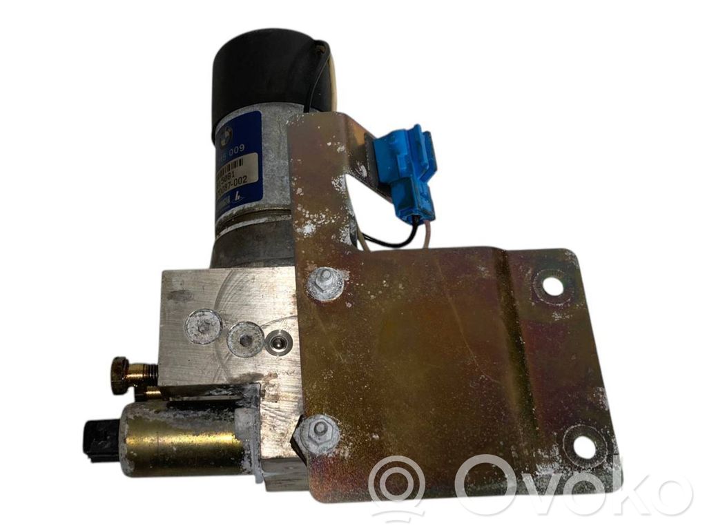 Trunk lid hydraulic pump