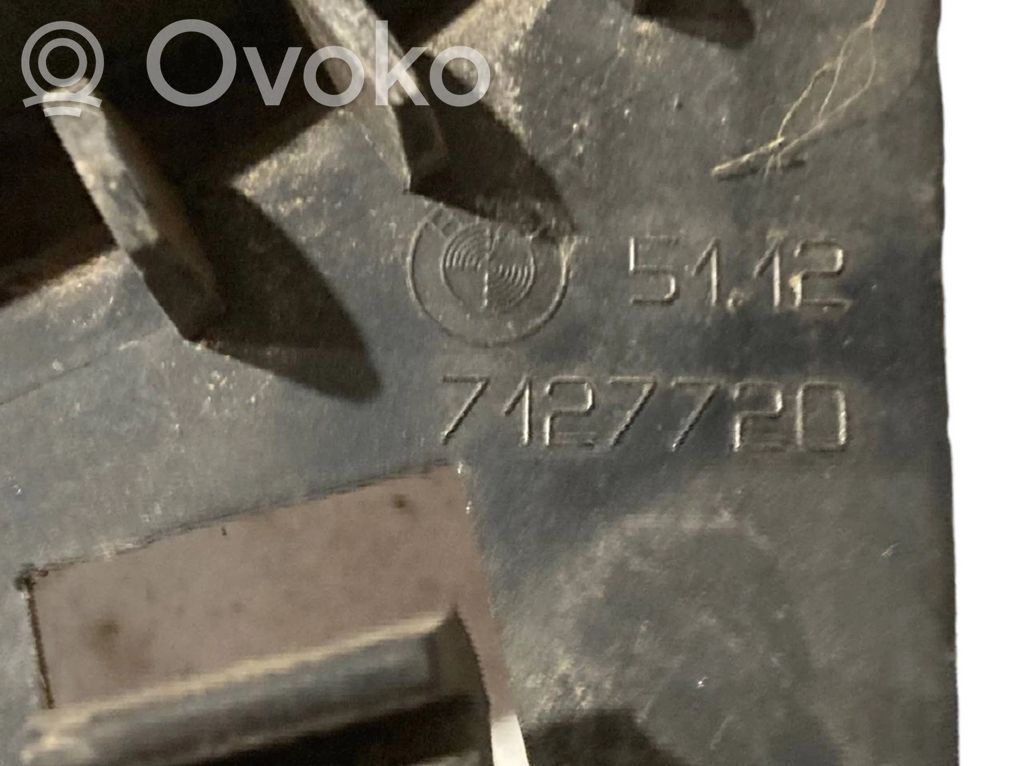 Aizmugurējā bufera montāžas kronšteins