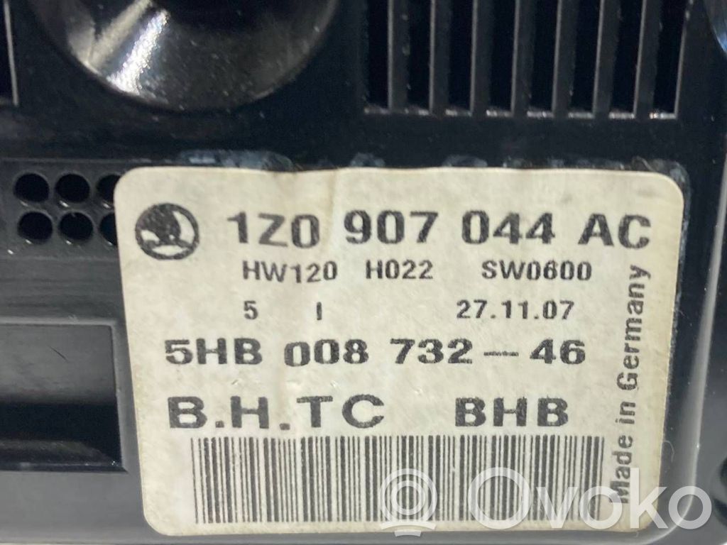 Gaisa kondicioniera / klimata kontroles / salona apsildes vadības bloks (salonā)