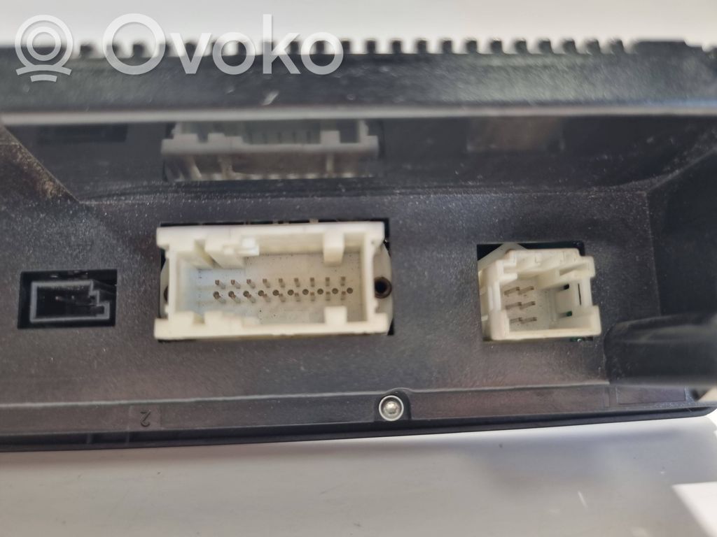 Gaisa kondicioniera / klimata kontroles / salona apsildes vadības bloks (salonā)