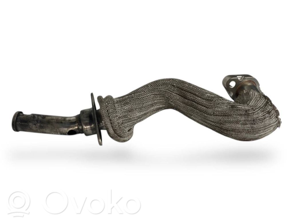 Caurulīte (-es) / šļūtene (-es)