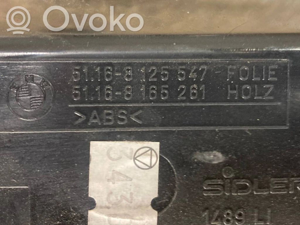 Apšuvums aizmugurējām durvīm