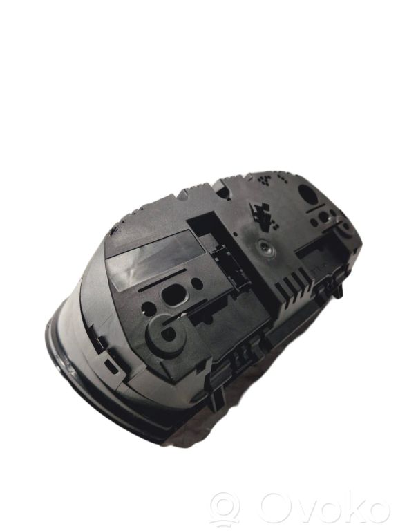 Speedometer (in the instrument panel)