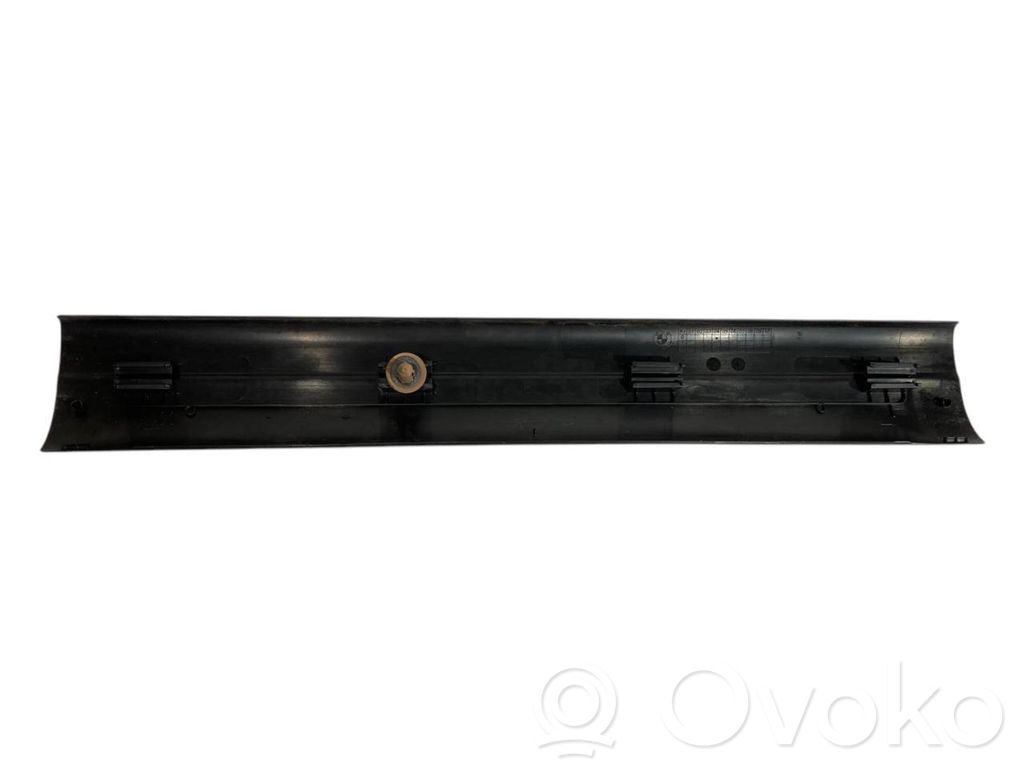 Front sill trim (inner)