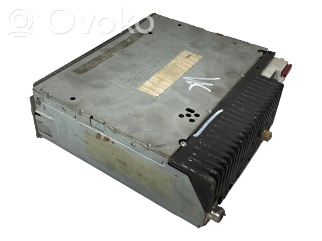 Radio / CD/DVD atskaņotājs / navigācija