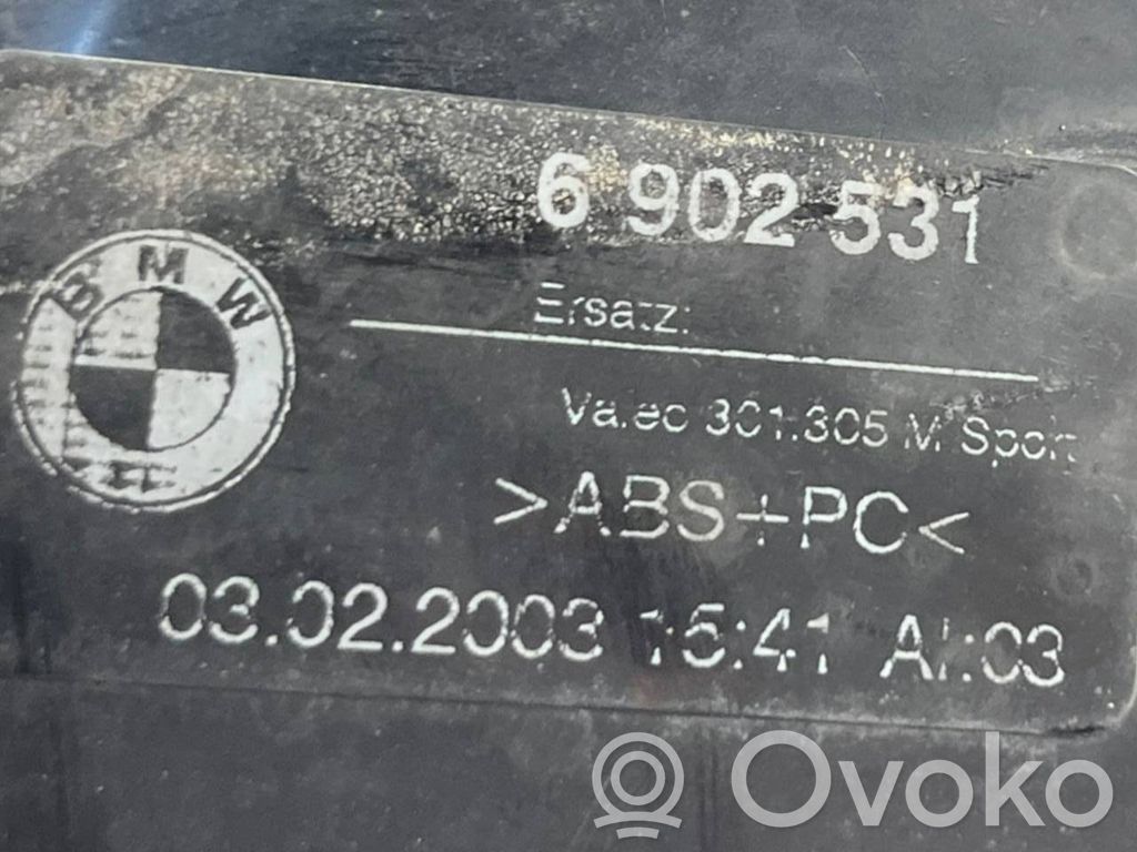 Задний фонарь в кузове