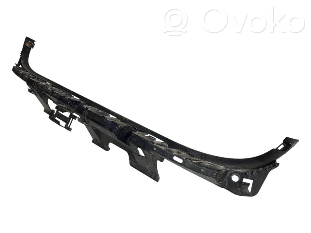 Rear bumper mounting bracket