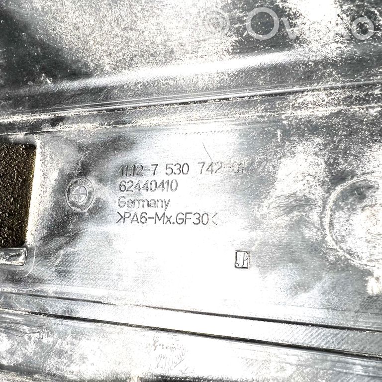 Крышка двигателя (декоративная отделка)