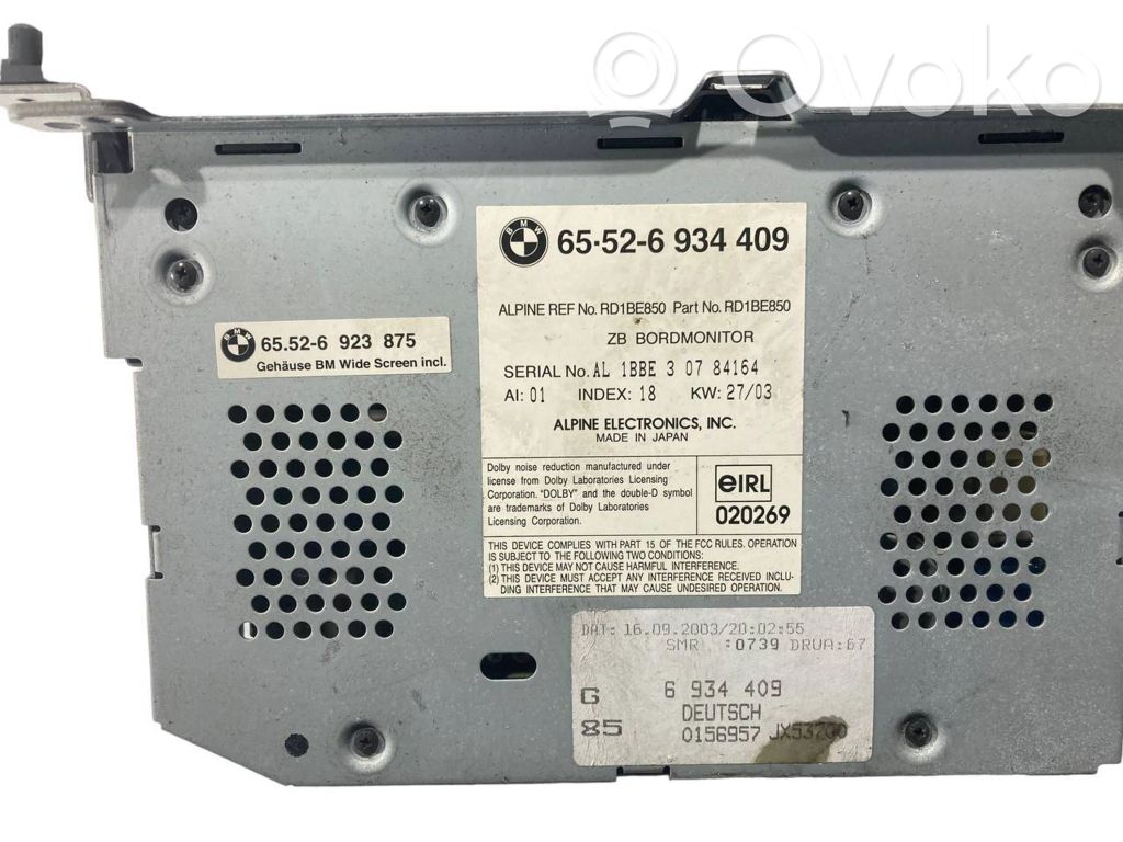 Radio / CD/DVD atskaņotājs / navigācija