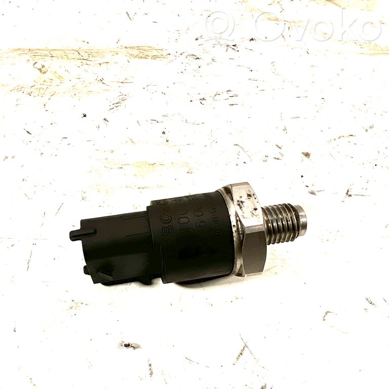 Манометр давления топлива