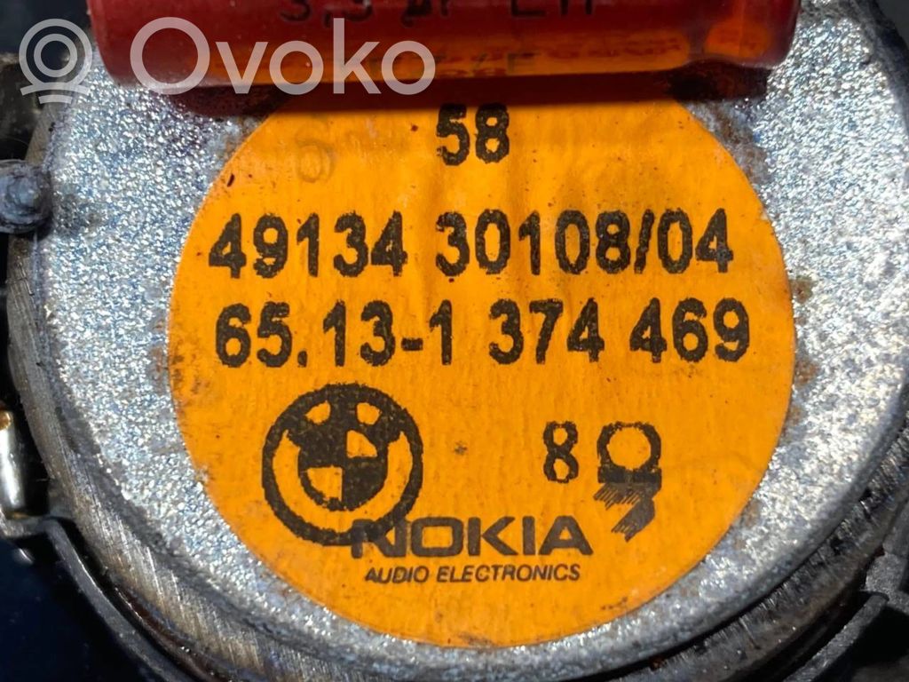Augsto frekvenču skaļrunis (-i) priekšējās durvīs