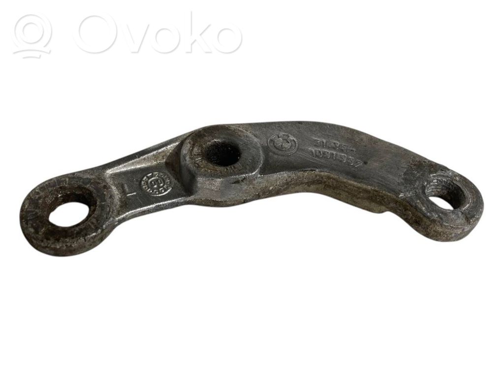 Stabilizatora stiprinājums (priekšā)