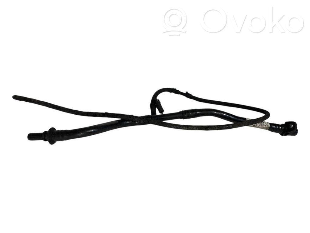 Caurulīte (-es) / šļūtene (-es)