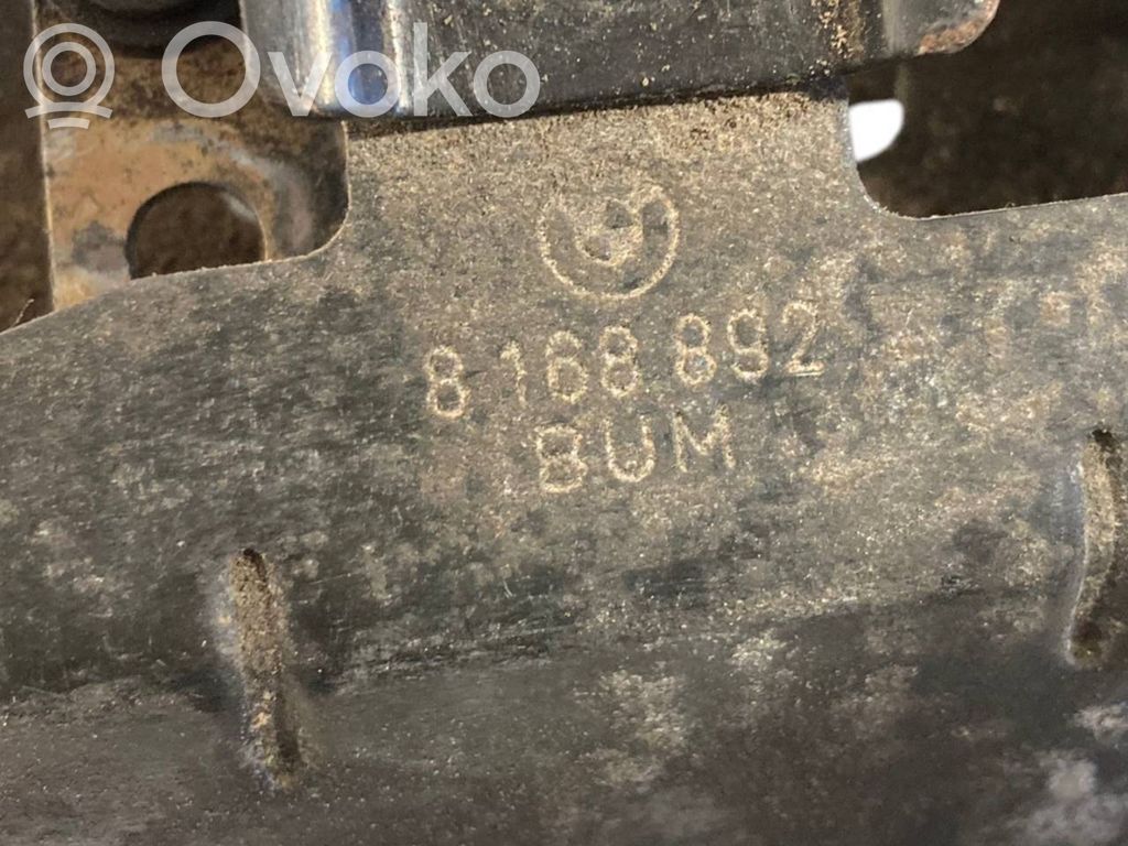 Aizmugurējā pārsega slēdzene