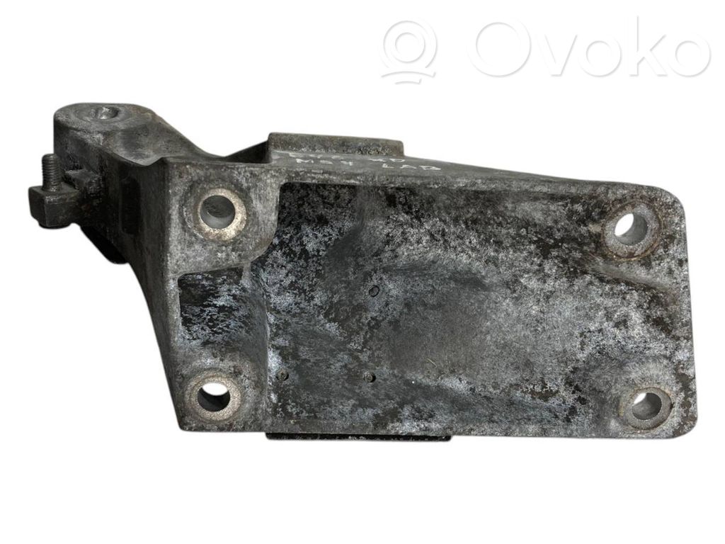 Кронштейн крепления двигателя