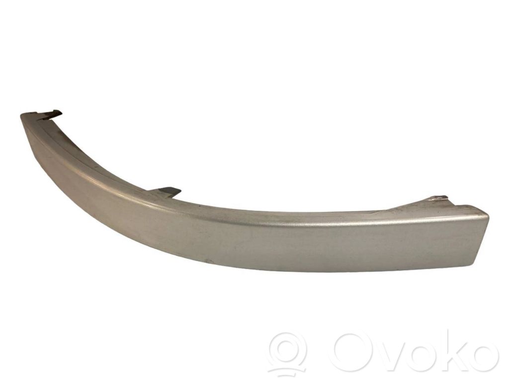 Taillight trim