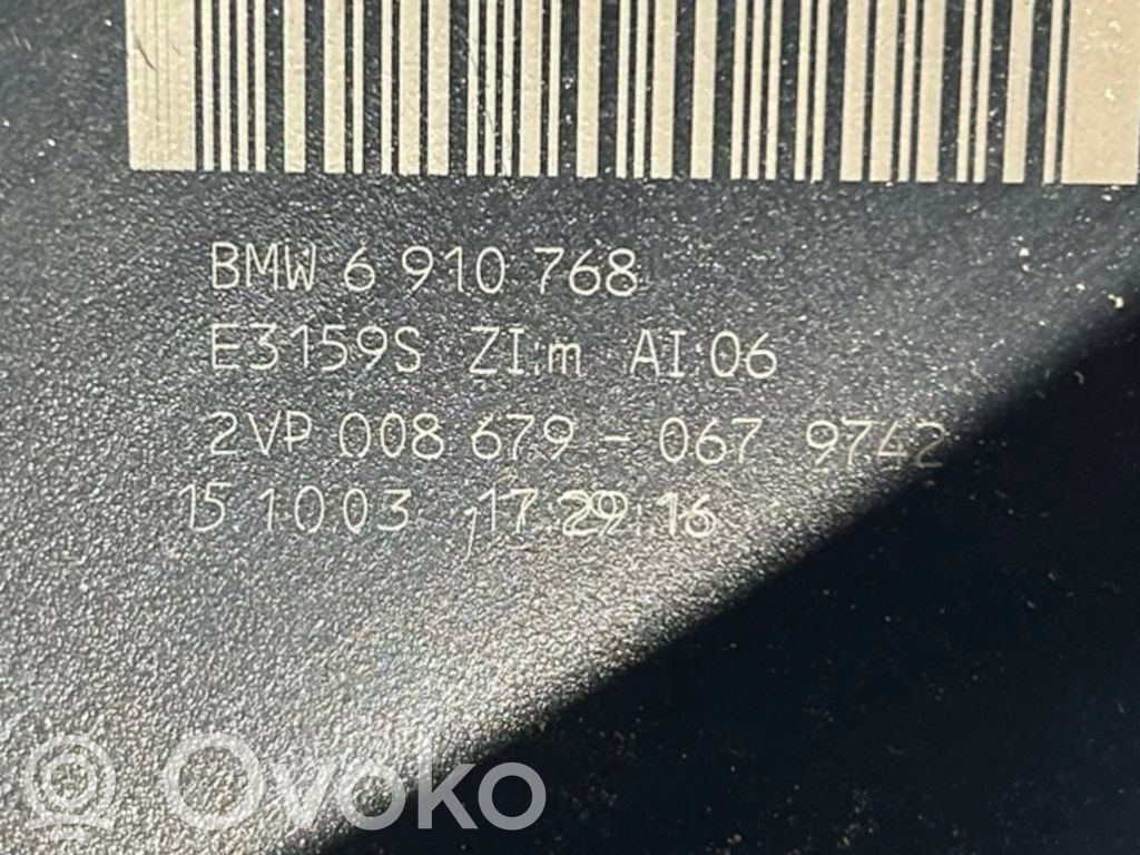 Задний фонарь в кузове