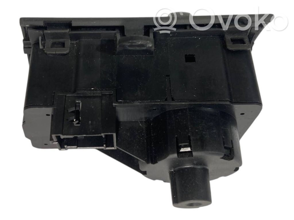Headlight switch