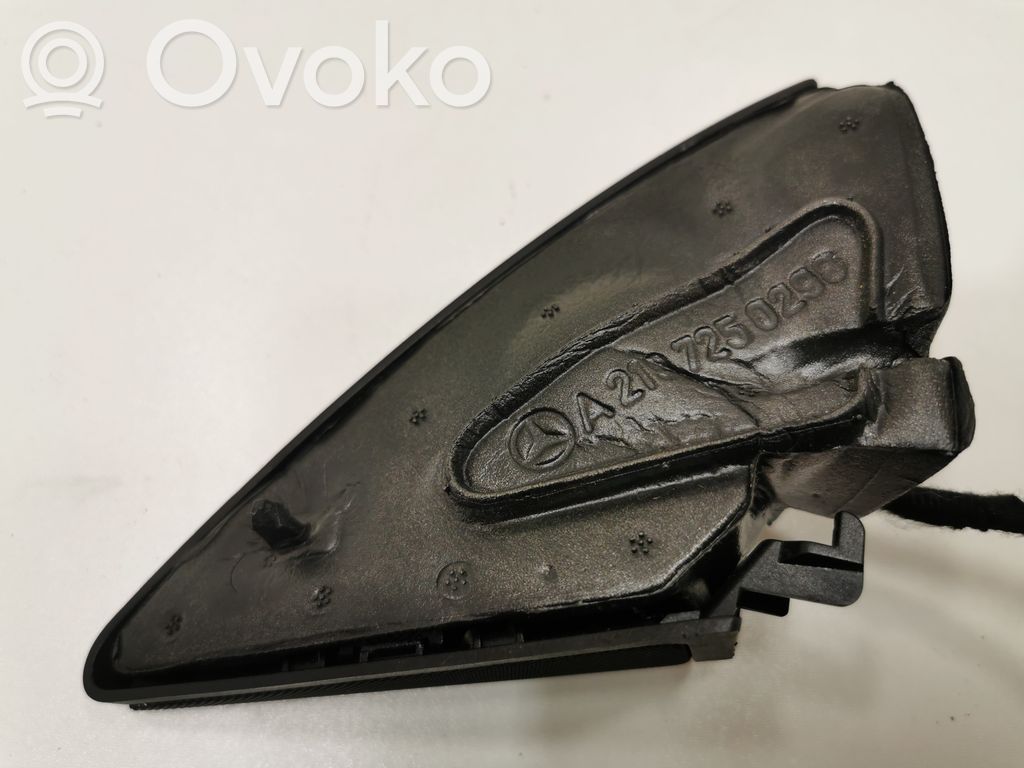 Skaļrunis (-i) priekšējās durvīs
