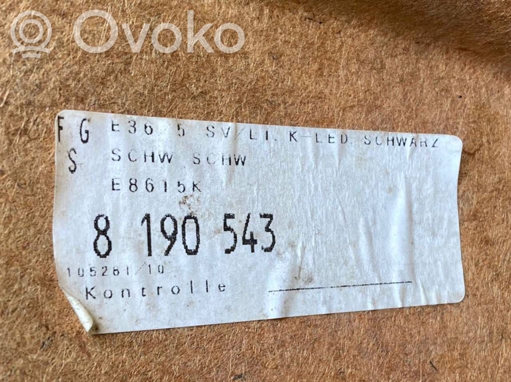 Apšuvums aizmugurējām durvīm