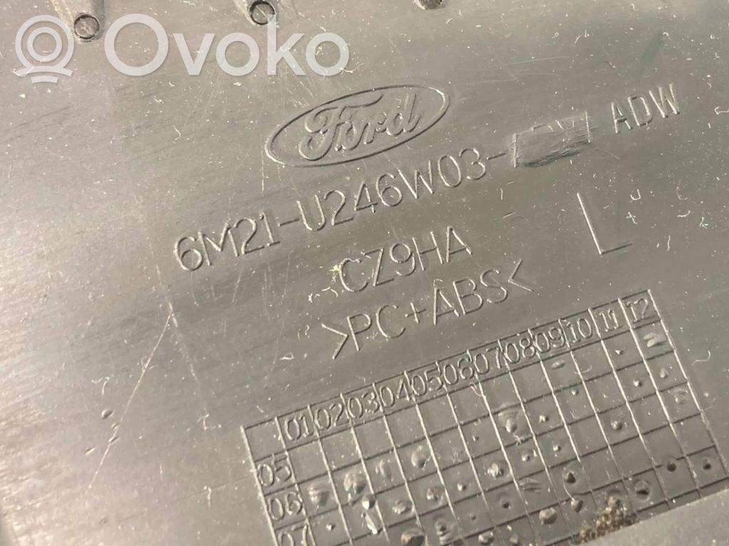 (B) statņa dekoratīvā apdare (apakšdaļa)