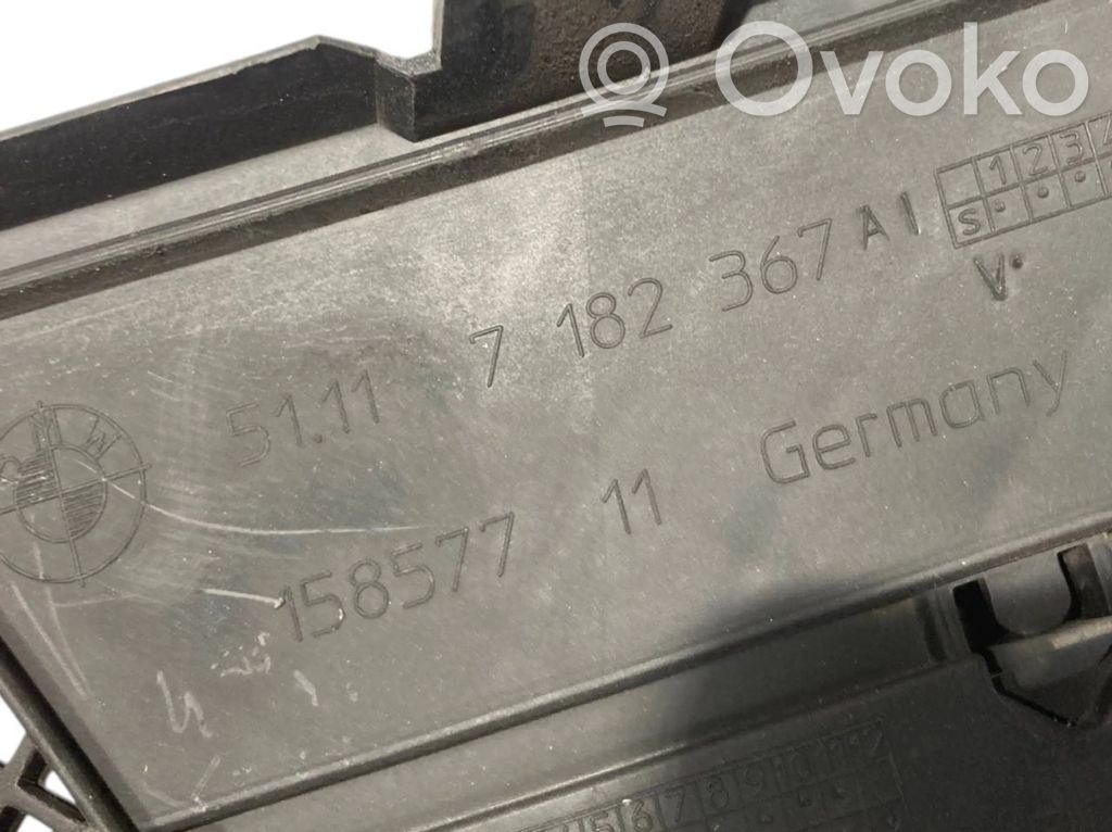 Apakšējais režģis (trīsdaļīgs)